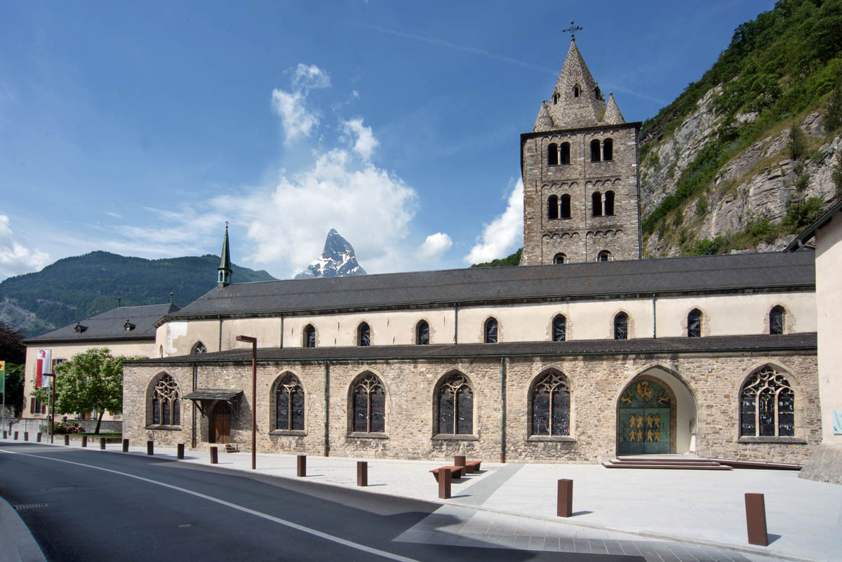 http://www.saint-maurice.ch/data/images/galeries/2_VISITER/Abbaye/Basilique/_CLI7896.jpg